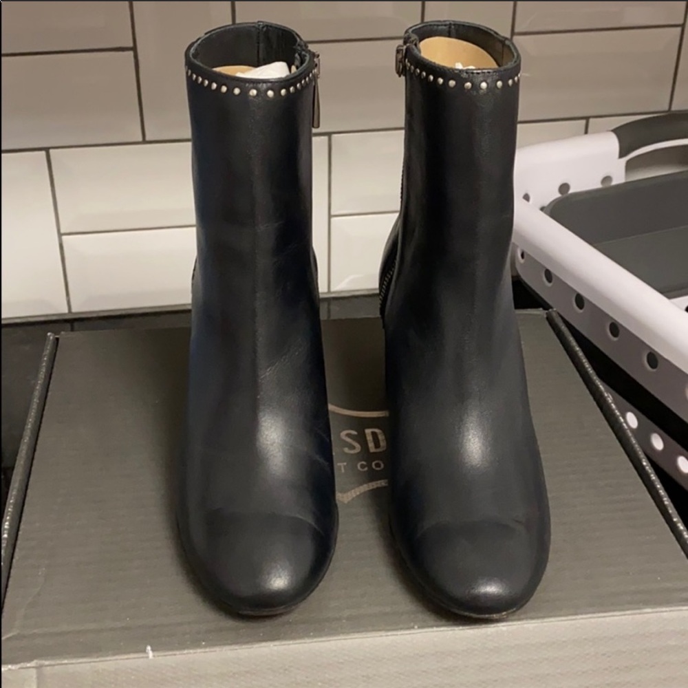 Black leather boots - THURSDAY BOOTS black leather  Studded Ankle Boots Size 6.5 - Picture 4 of 5
